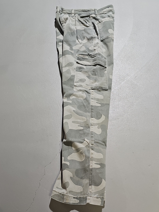 Hollister Denim - Hollister Jeans Ultra High Rise Dad Pant Utility Cargo In Camouflage Womens